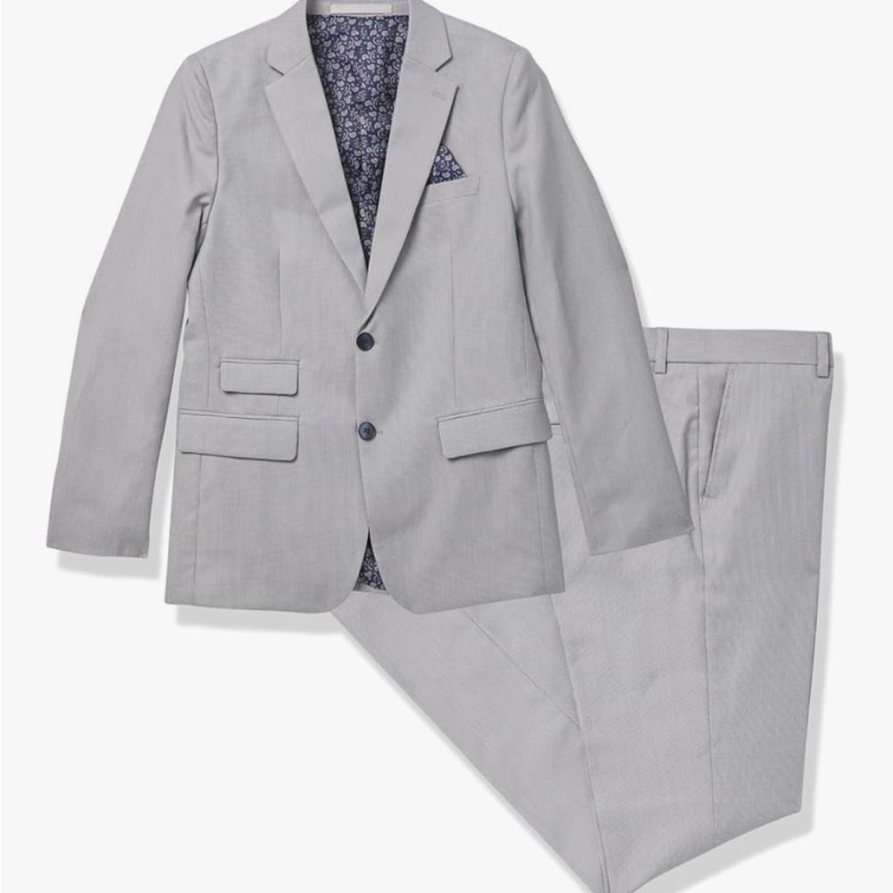 Boys Isaac Mizrahi kids Light Gray suit 
Blazer and pants